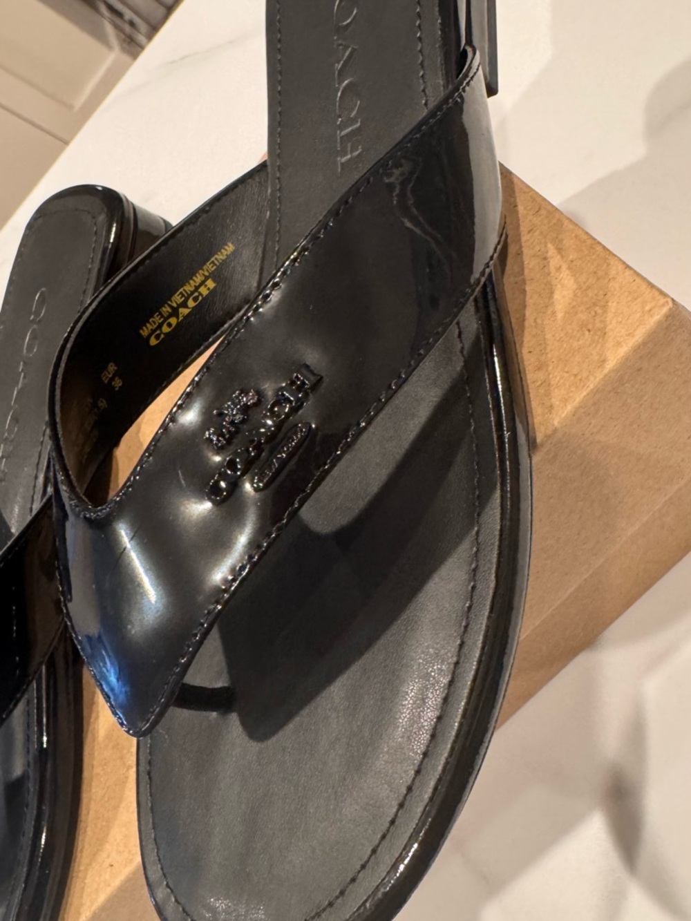 Coach Black Patent Leather Thong Sandals with Embossed Logo - Picture 5 of 8